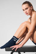 UNISEX HALF-CREW THROWBACK