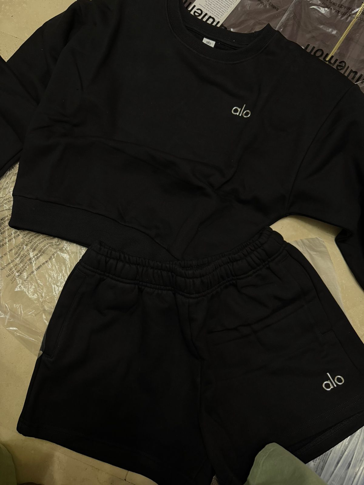 CONJUNTO SHORT Y SUDADERA
