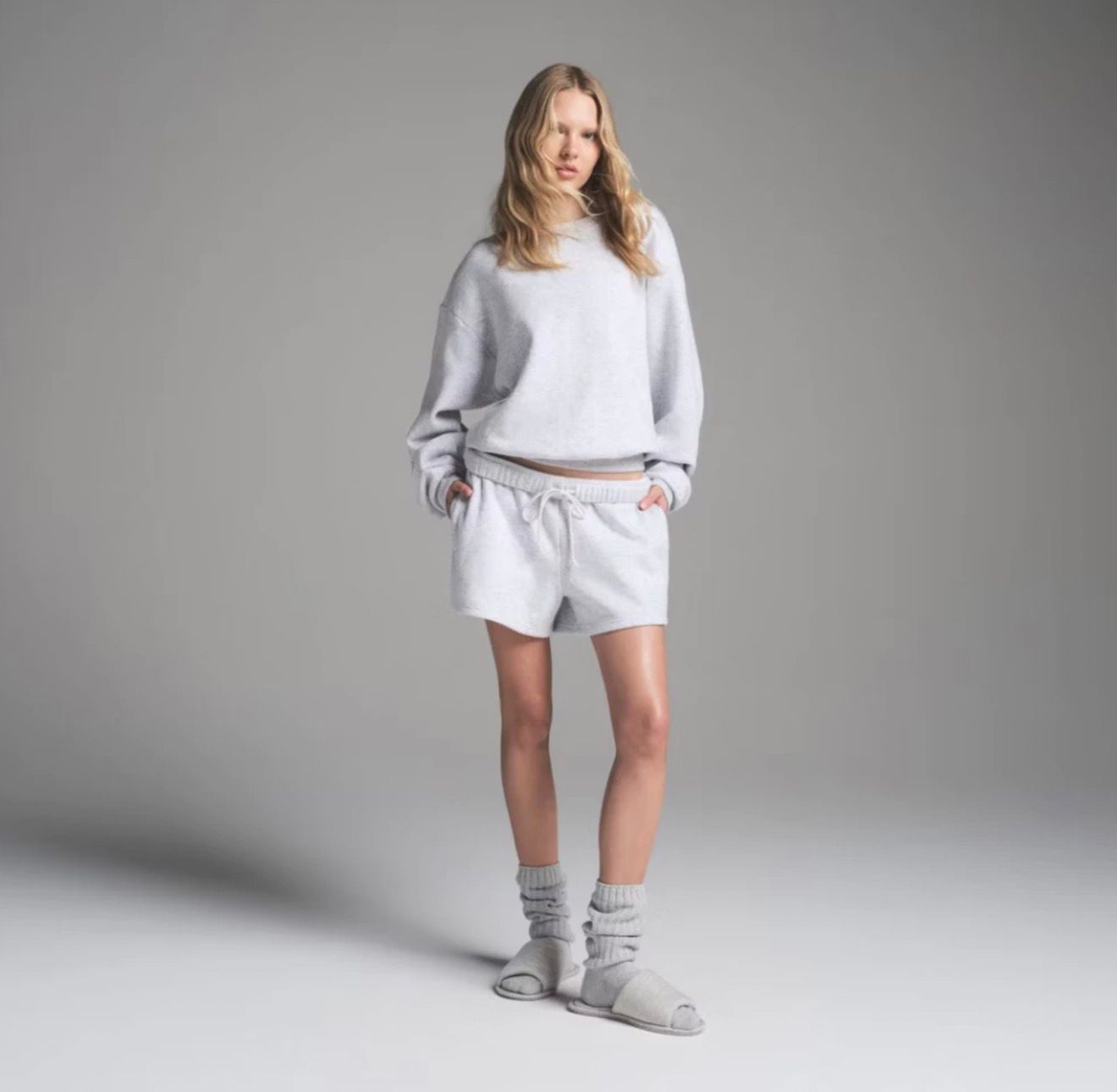 SUETER GRIS SKIMS